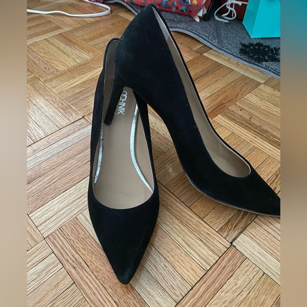 Black suede heels size 40